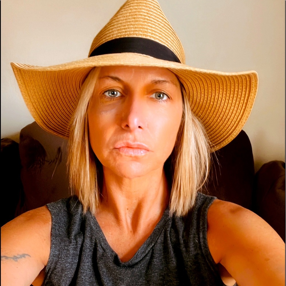 Meet your Posher, Melissa